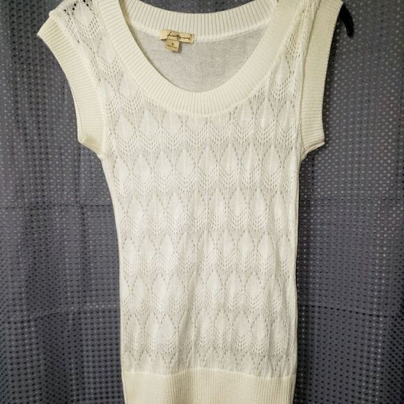 Forever Twenty one sleeveless lightweight knit sweater - Picture 1 of 5